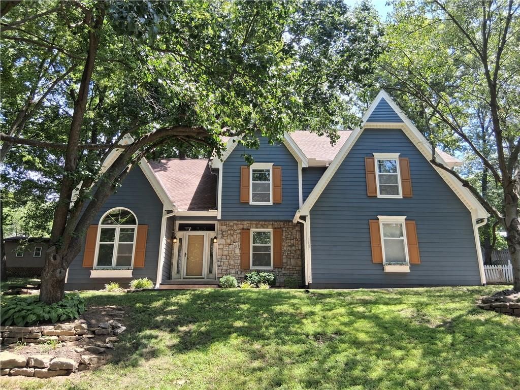 Photo of 1107 Wildbriar Drive, Liberty, MO 64068 (MLS # 2564801)