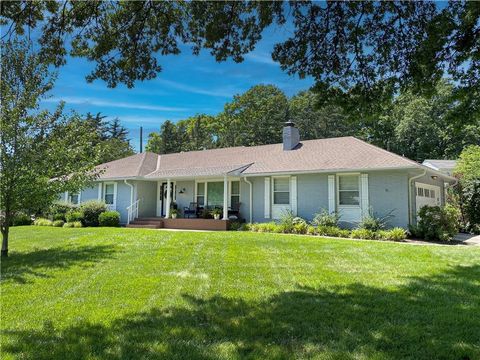 8228 Ensley Lane Leawood KS 66206