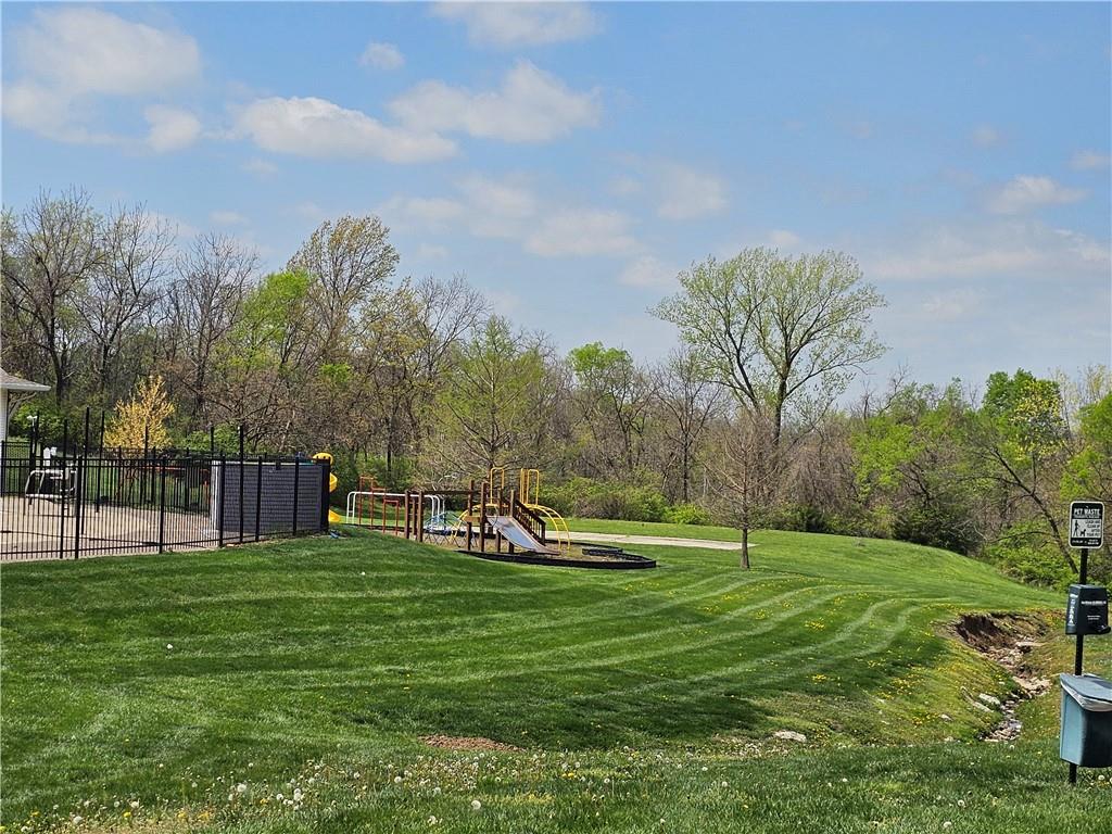 6941-6945 NW Chapel Woods Lane