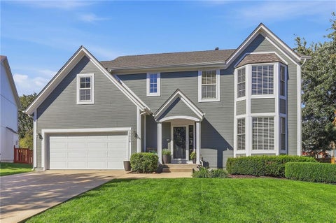 Photo of 15836 W 153rd Terrace, Olathe, KS 66062 (MLS # 2646071)