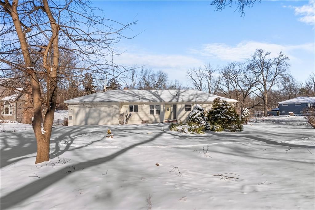 Photo of 1408 E 108th Terrace, Kansas City, MO 64131 (MLS # 2598520)