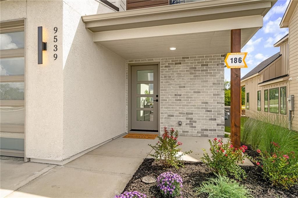 Photo of 9603 Red Oak Drive, Lenexa, KS 66219 (MLS # 2608094)