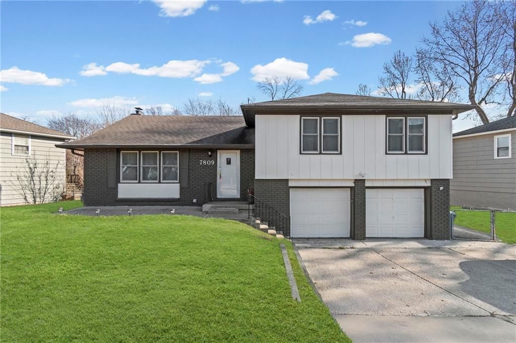 Photo of 7809 Lamar Avenue, Prairie Village, KS 66208 (MLS # 2591942)