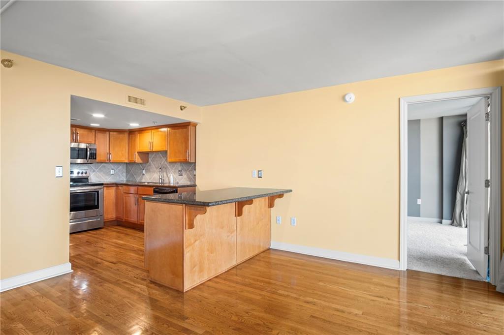 600 E Admiral Boulevard 707