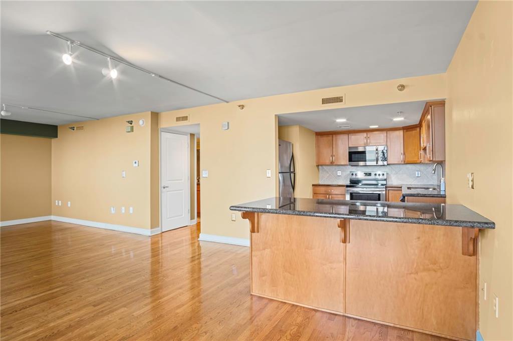 600 E Admiral Boulevard 707