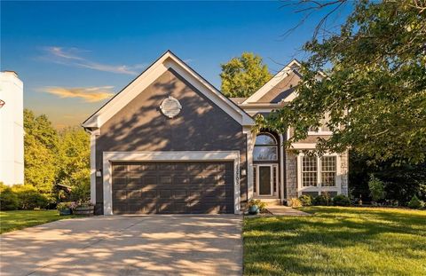 Photo of 12705 W 125th Street, Overland Park, KS 66213 (MLS # 2618817)