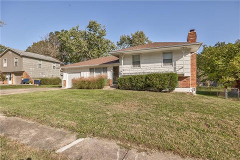 Photo of 8006 E 89th Street, Kansas City, MO 64138 (MLS # 2646261)