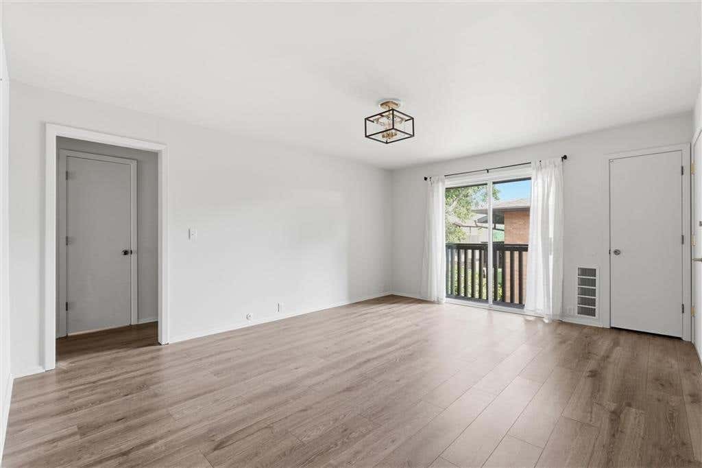 Photo of 439 W 104th Street #D, Kansas City, MO 64114 (MLS # 2631599)