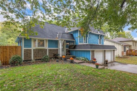 Photo of 314 S Meadowbrook Lane, Olathe, KS 66062 (MLS # 2584028) Photo of 314 S Meadowbrook Lane, Olathe, KS 66062 (MLS # 2584028)