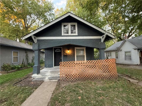Photo of 4412 Cambridge Street, Kansas City, KS 66103 (MLS # 2646690)