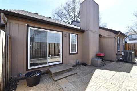 Photo of 6616 Bradshaw Street, Shawnee, KS 66216 (MLS # 2620156)