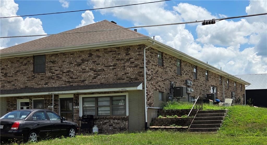 907 W 29th Street
