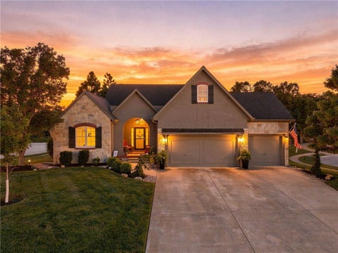 Photo of 10948 S Cottage Court, Olathe, KS 66061 (MLS # 2639686)