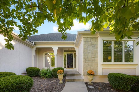 Photo of 12307 Ash Street, Leawood, KS 66209 (MLS # 2648331)