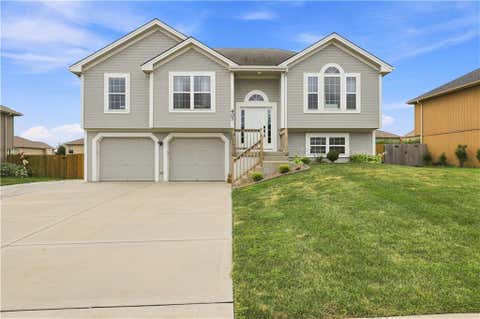 Photo of 407 NE 192nd Terrace, Smithville, MO 64089 (MLS # 2637068)
