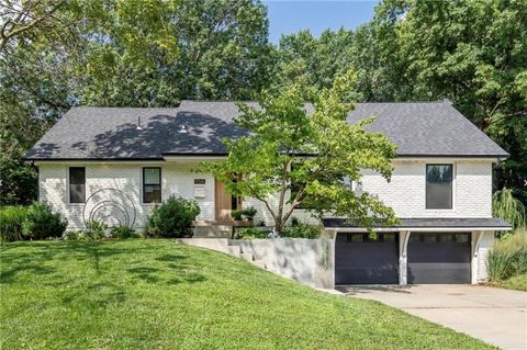 9516 Linden Street Overland Park KS 66207