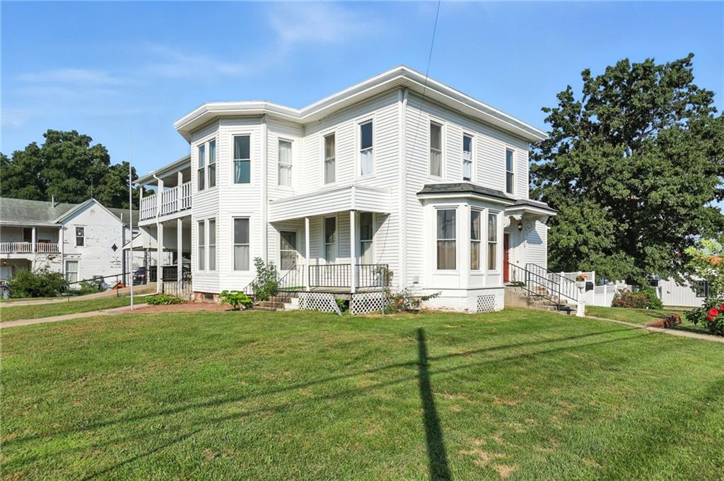 301 W Benton Street