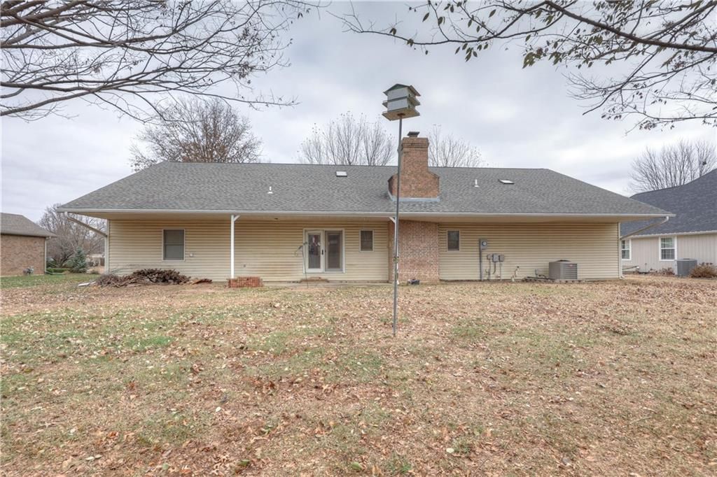 Photo of 2908 Woodgate Drive, Pittsburg, KS 66762 (MLS # 2592371)