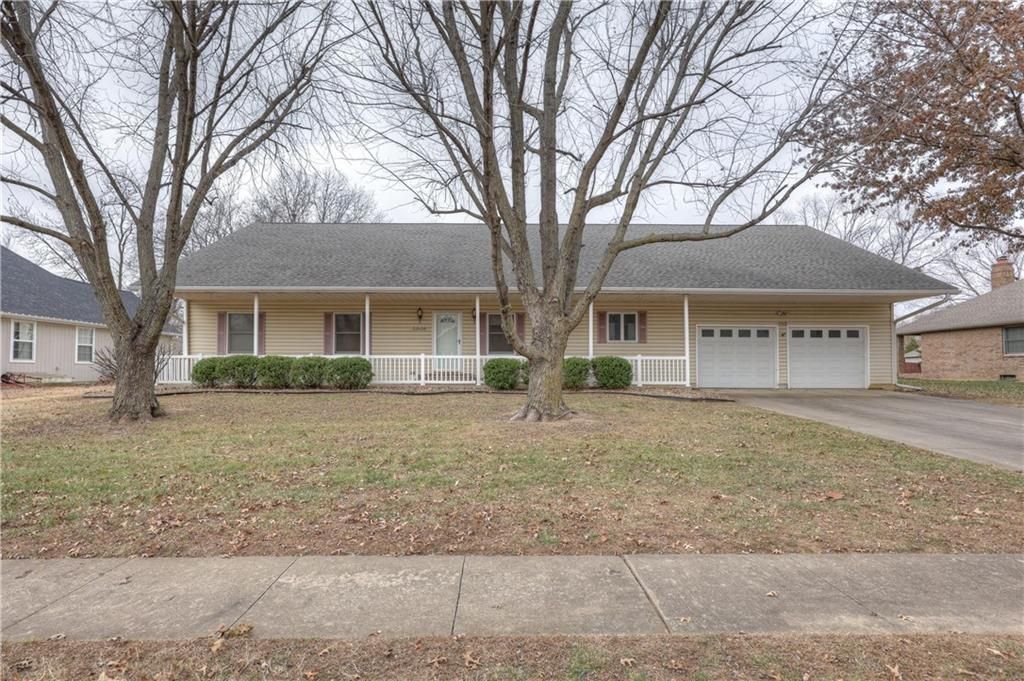 Photo of 2908 Woodgate Drive, Pittsburg, KS 66762 (MLS # 2592371)