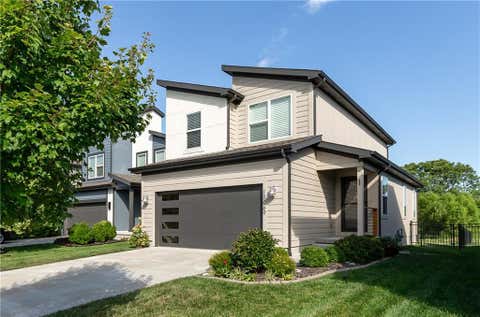 Photo of 18069 Hauser Street, Overland Park, KS 66013 (MLS # 2637114)