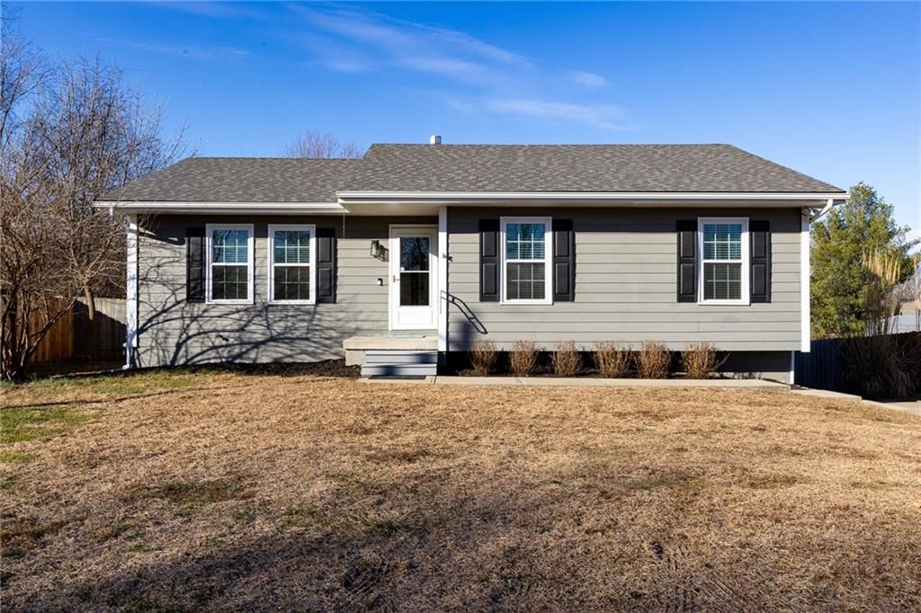 Photo of 702 N Grove Street, Kearney, MO 64060 (MLS # 2596500)