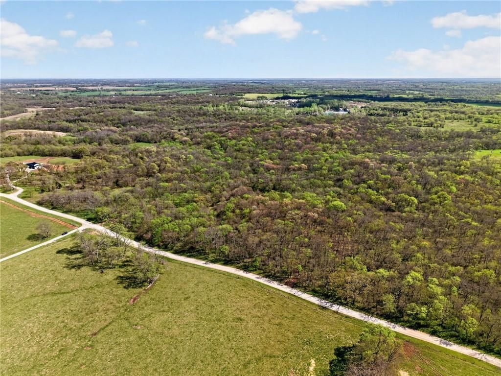 Photo of 76 E 192nd Street, Richmond, MO 64085 (MLS # 2615038)