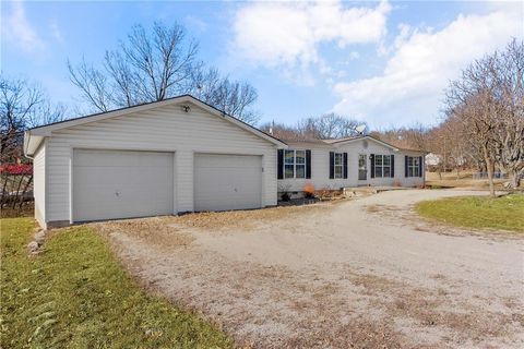 1 Deepwoods Court, Linn Valley, KS 66040 - #: 2596025