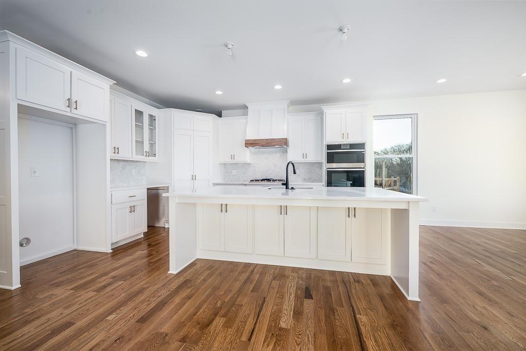 13001 Sloan Avenue