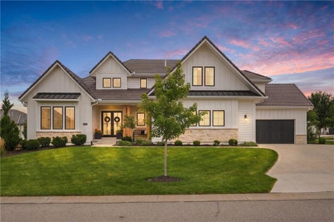 Photo of 10711 West 173rd Terrace, Overland Park, KS 66221 (MLS # 2637321)