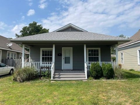 Photo of 119 E 20th Street, Pittsburg, KS 66762 (MLS # 2620838)