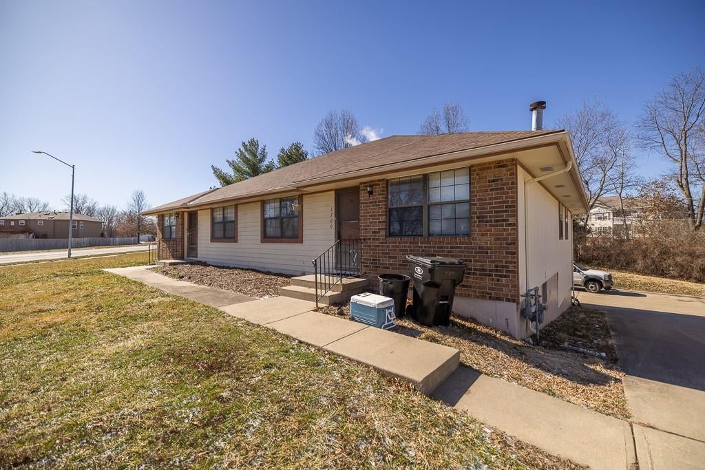 1700 & 1702 S Swope Drive
