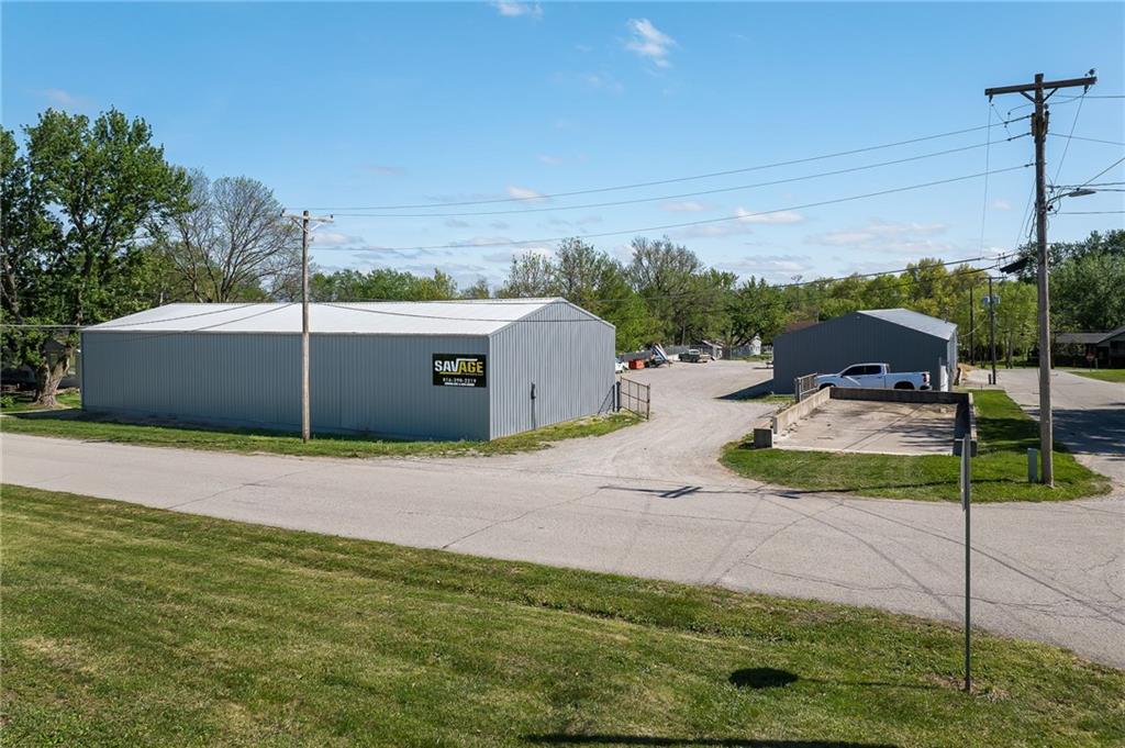 Photo 1 of 23 — 400 N 11th Street, Savannah, MO 64485