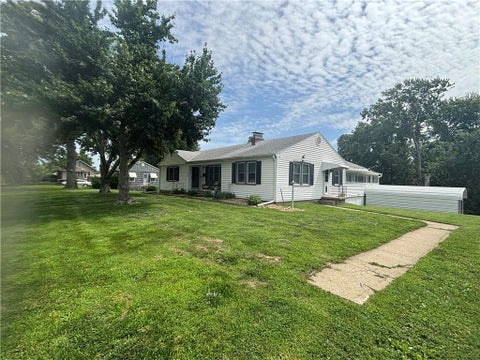 Photo of 1309 S 35 Street, St Joseph, MO 64507 (MLS # 2632045)