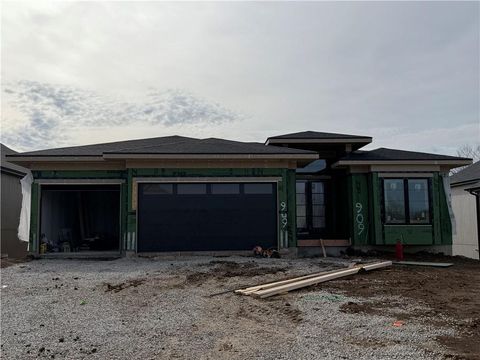 909 Savannah Lane Greenwood MO 64034