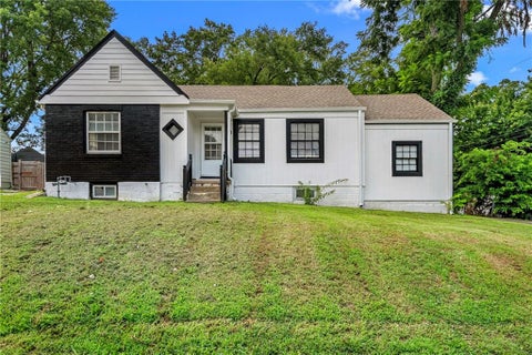 Photo of 6804 Raytown Road, Kansas City, MO 64133 (MLS # 2632799)