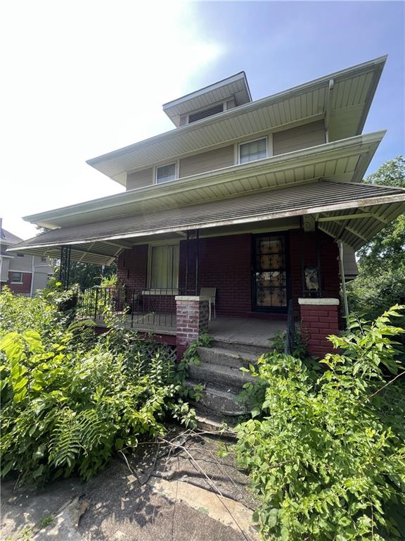 2717 E 35th Terrace