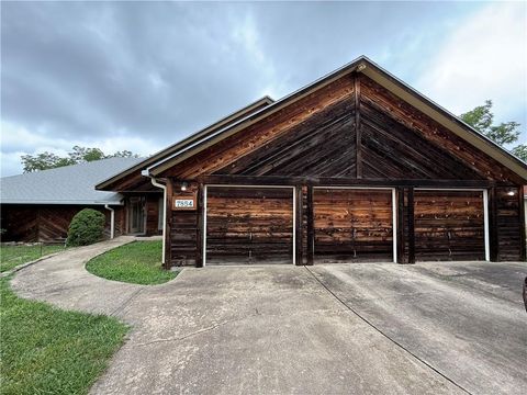 Photo of 7854 Darnell Street, Shawnee, KS 66216 (MLS # 2581655)