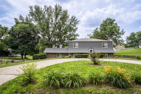 Photo of 9251 Liggett Road, Kansas City, KS 66109 (MLS # 2621882)