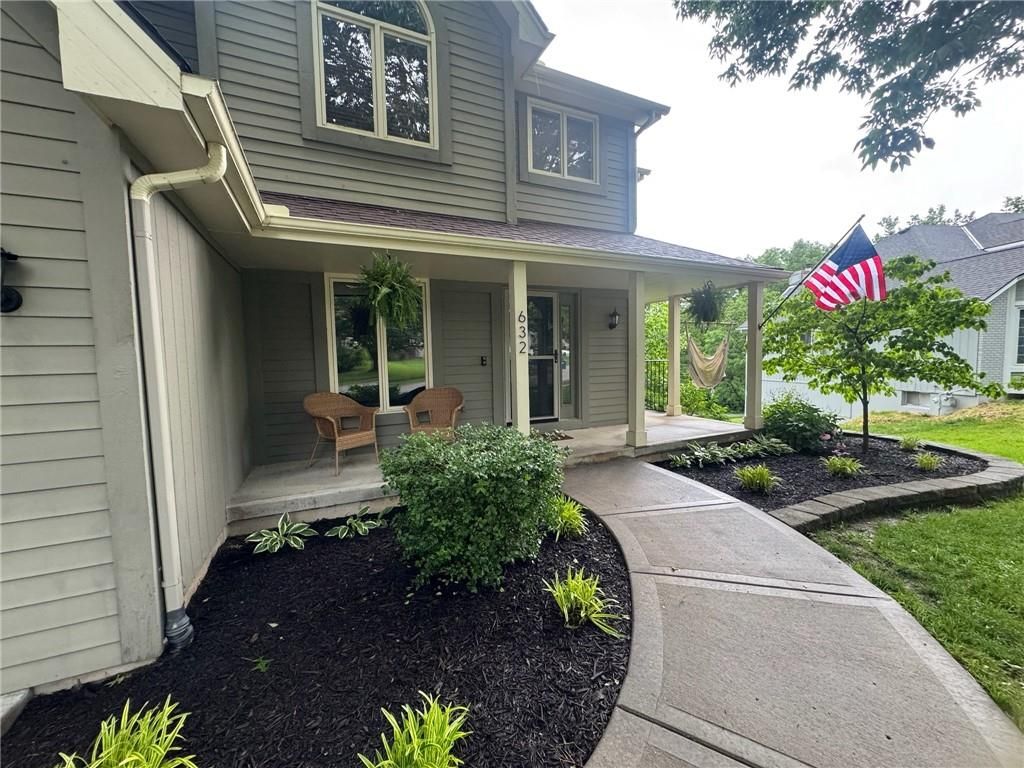 Photo of 632 Taylor Drive, Liberty, MO 64068 (MLS # 2620815)