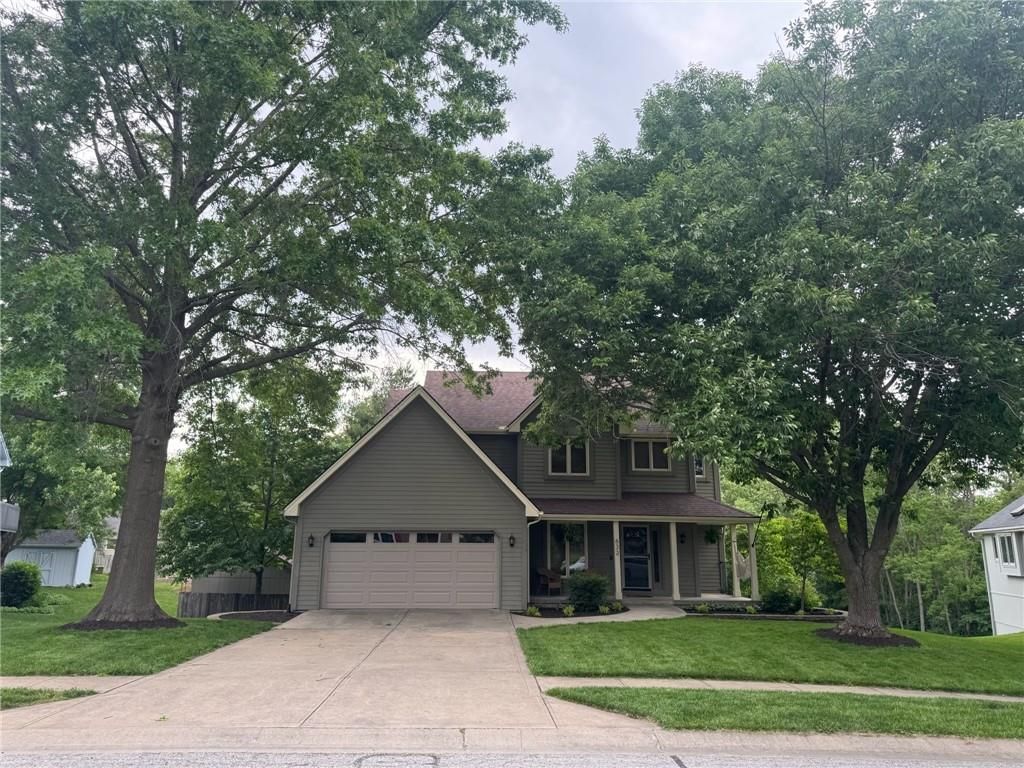 Photo of 632 Taylor Drive, Liberty, MO 64068 (MLS # 2620815)