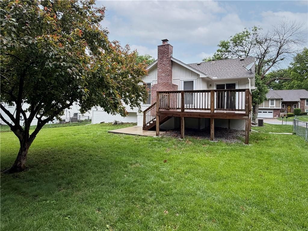 Photo of 13921 S Summertree Lane, Olathe, KS 66062 (MLS # 2617254)