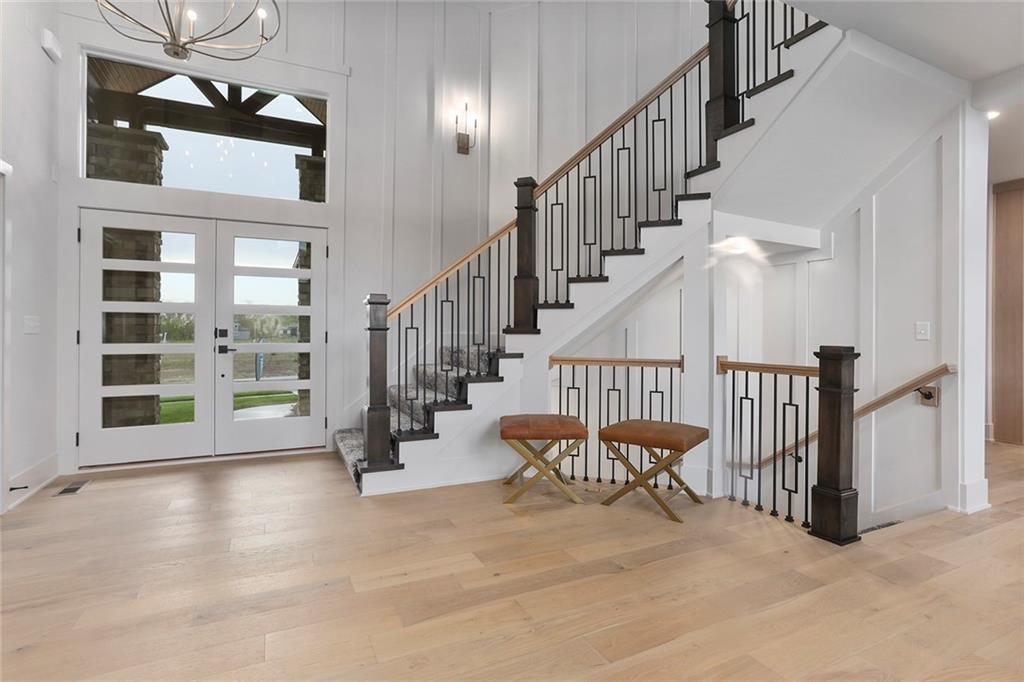 2033 SW Red Barn Road