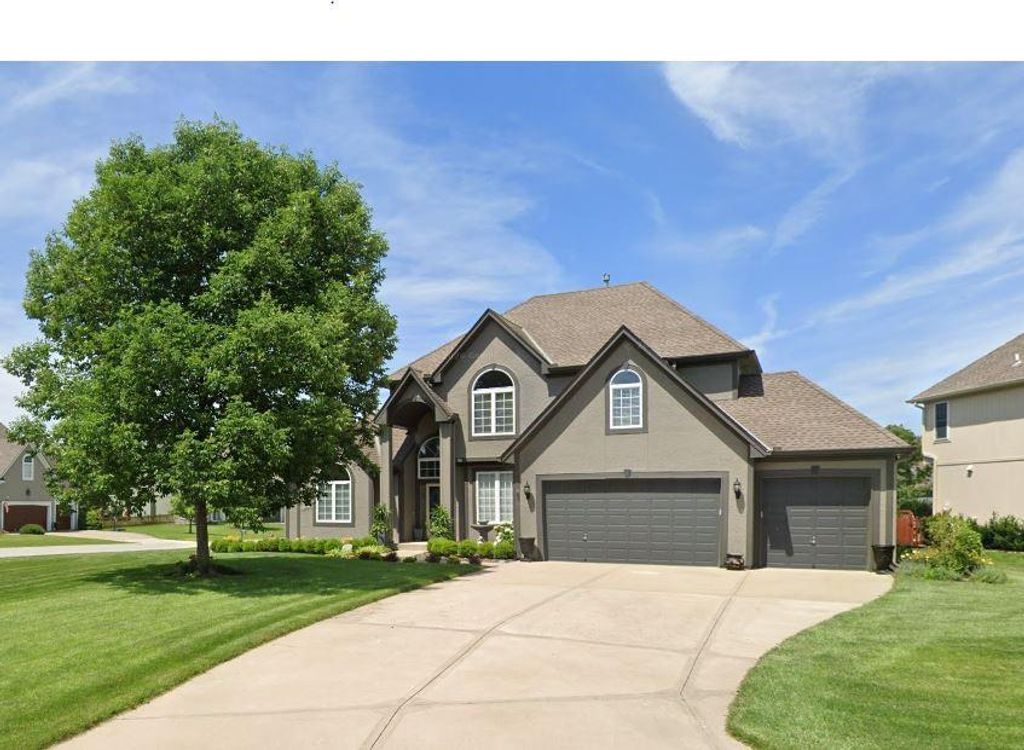 Photo of 5900 NE Hidden Valley Drive, Lees Summit, MO 64064 (MLS # 2607661)