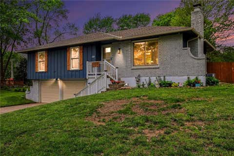 Photo of 518 S Franklin Street, Raymore, MO 64083 (MLS # 2634815)