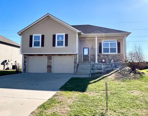 4913 S 22nd Street Leavenworth KS 66048