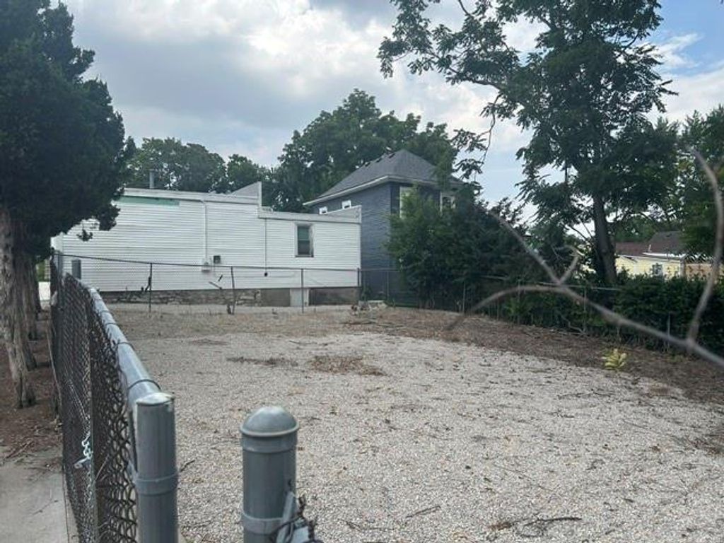 Photo of 2501 S Ferree Street, Kansas City, KS 66103 (MLS # 2632271)