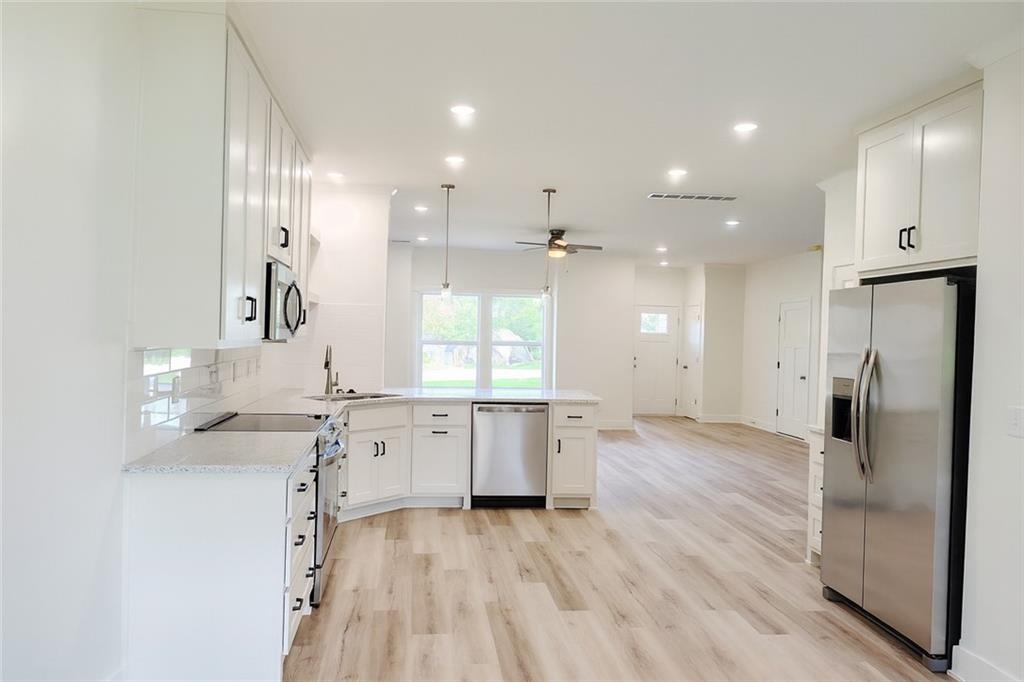 St Joseph, Missouri 64506, United States, 2 Bedrooms Bedrooms, ,2 BathroomsBathrooms,Residential,Active,50246