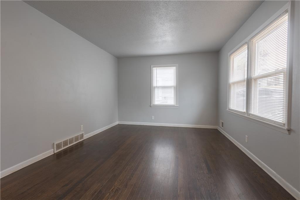 3916 N Spruce Avenue