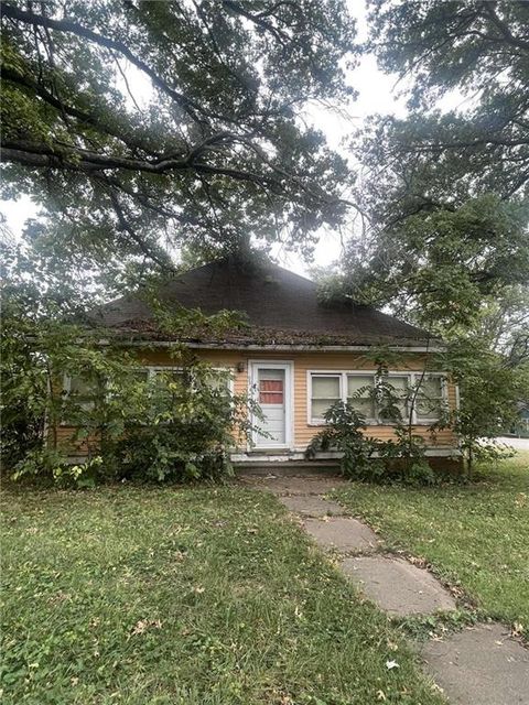 Photo of 93 Field Street, Gower, MO 64454 (MLS # 2581656)