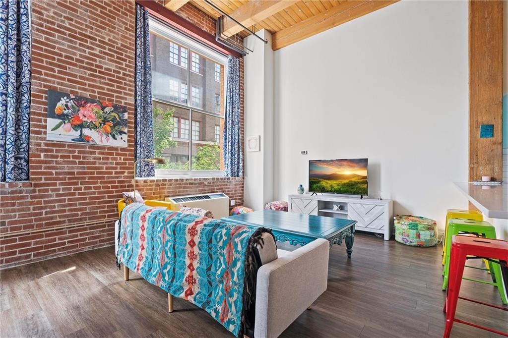 308 W 8th Street 207